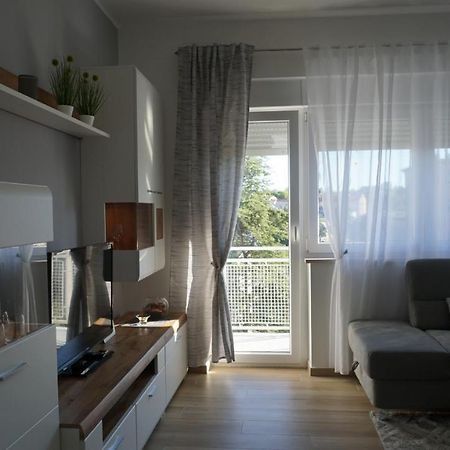 Apartman Luka Pula Exterior foto