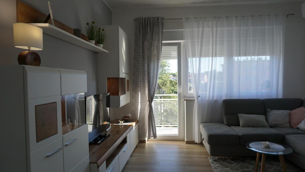 Apartman Luka Pula Exterior foto