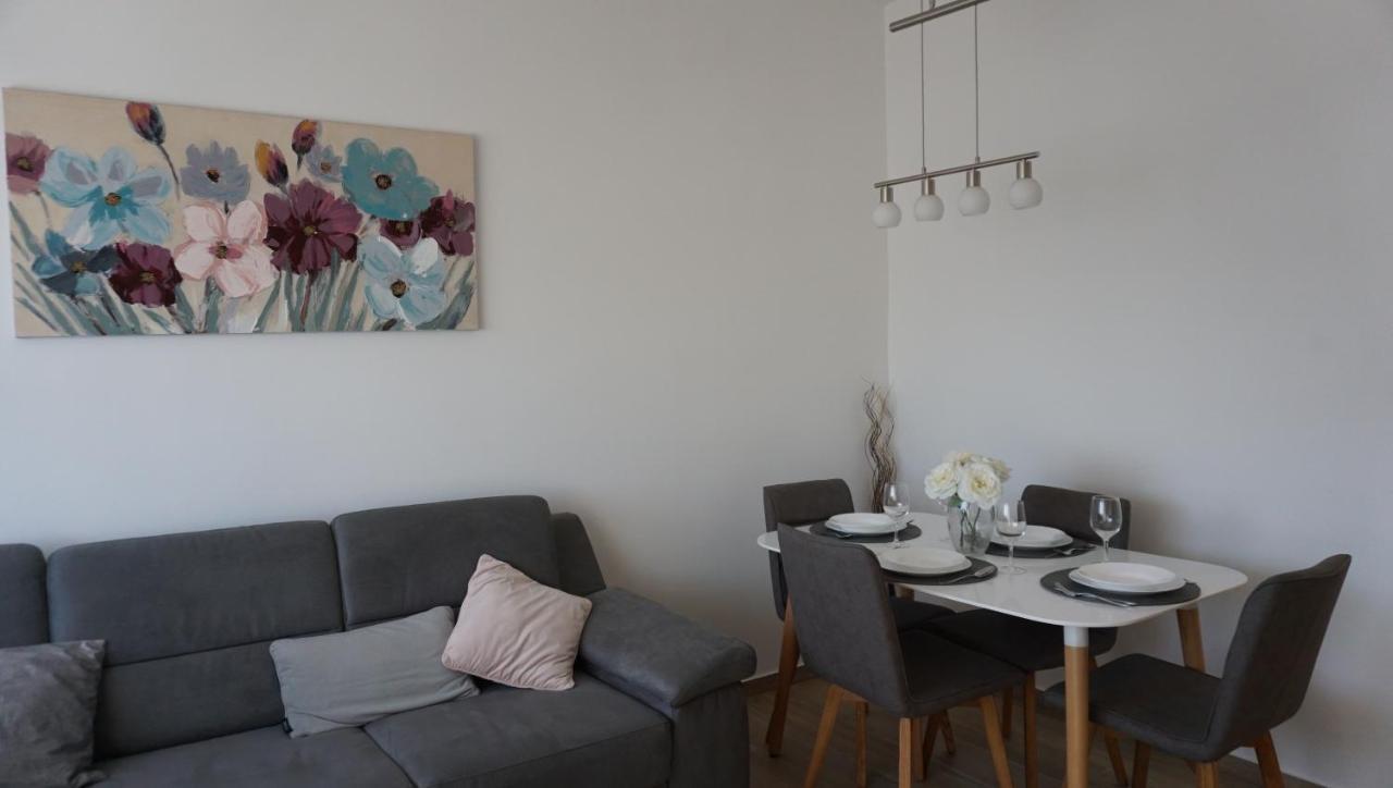 Apartman Luka Pula Exterior foto