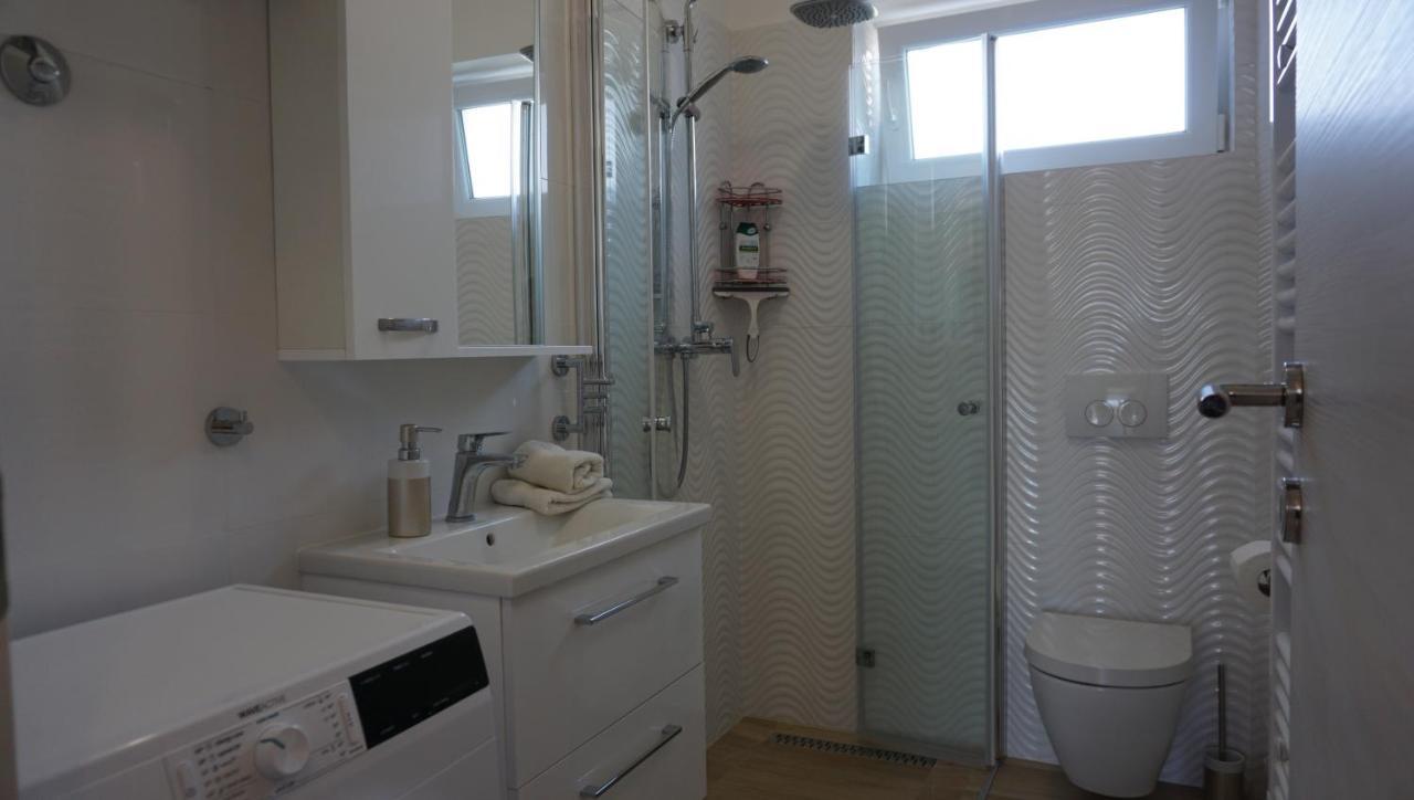 Apartman Luka Pula Exterior foto