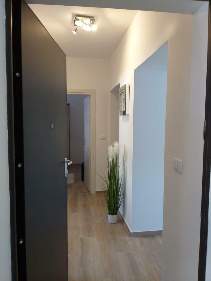 Apartman Luka Pula Exterior foto