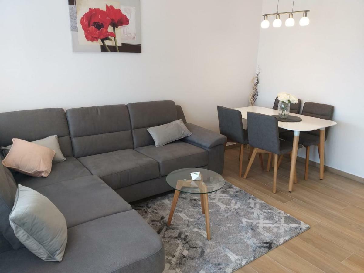 Apartman Luka Pula Exterior foto
